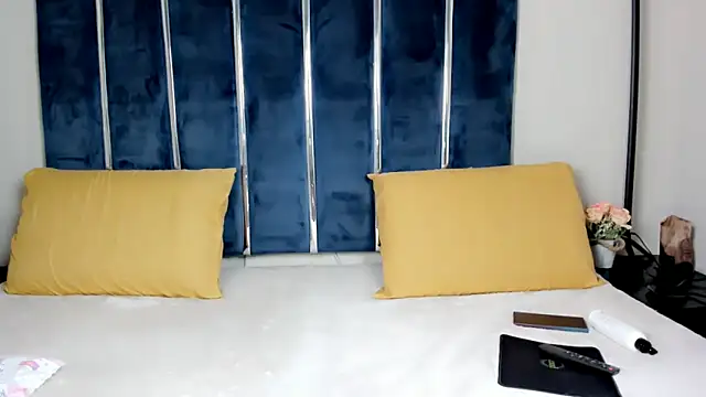 INDIANROMANCE online show from 10.10.25