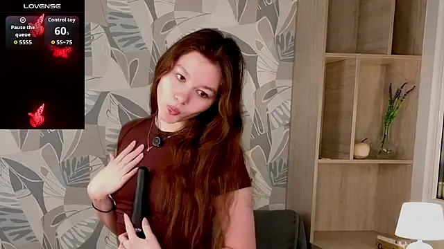 Snapshot of LewisThrone chatting on 11.02.25 LewisThrone online show from 11.02.25