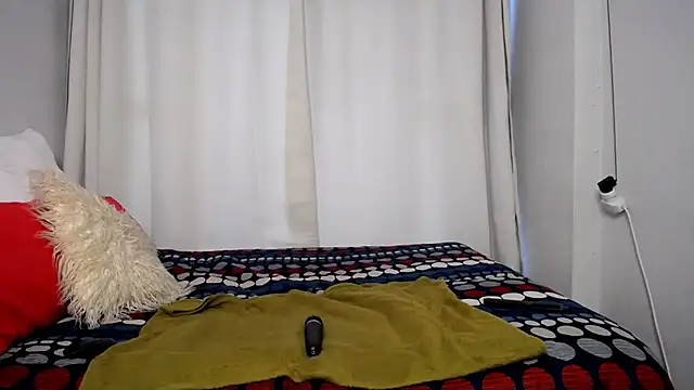 Snapshot of MonicaSmith12 chatting on 10.28.25 MonicaSmith12 online show from 10.28.25