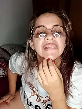 Snapshot of AdiniTA__Hot chatting on 10.04.25 AdiniTA Hot online show from 10.04.25