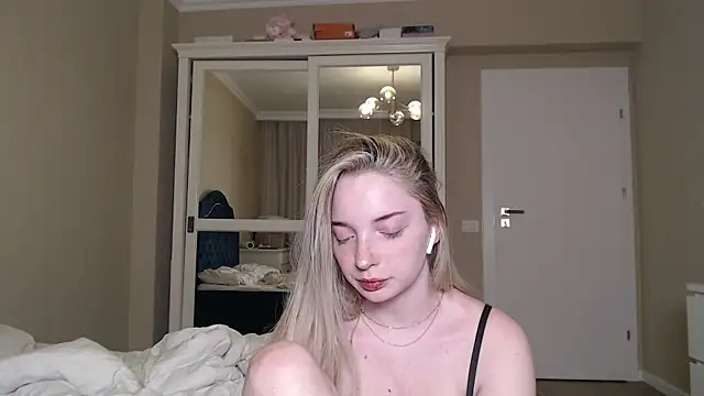 jessicahbelle online show from 10.27.25