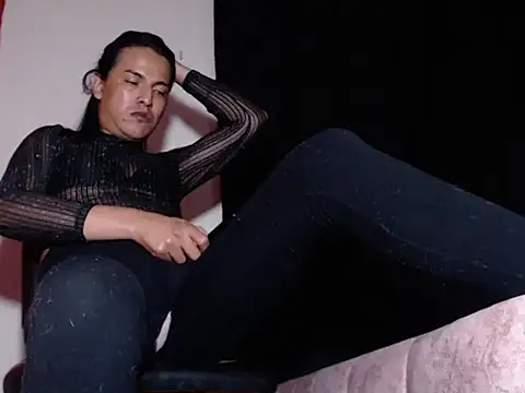 Snapshot of valeria_limite chatting on 02.15.26 valeria limite online show from 02.15.26