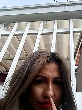 Snapshot of chloe__Jones_ chatting on 11.10.25 chloe Jones online show from 11.10.25