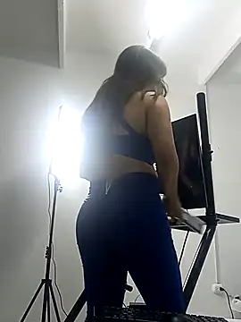 Snapshot of chloe__Jones_ chatting on 11.12.25 chloe Jones online show from 11.12.25