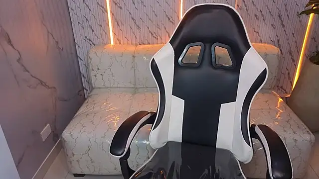 Snapshot of Terry_tx chatting on 11.06.25 Terry tx online show from 11.06.25