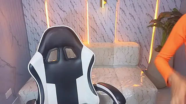 Snapshot of Terry_tx chatting on 11.12.25 Terry tx online show from 11.12.25