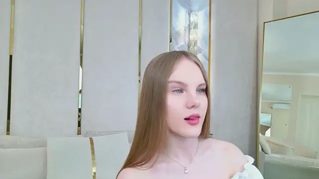 Snapshot of Lili_Lohan chatting on 05.27.26 Lili Lohan online show from 05.27.26