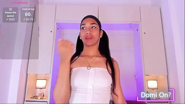 Snapshot of AnahiCollins chatting on 10.09.25 AnahiCollins online show from 10.09.25