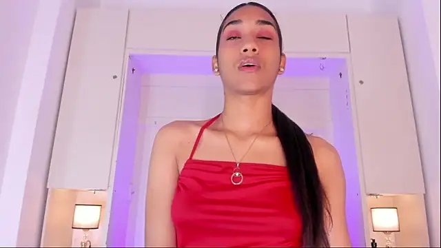 Snapshot of AnahiCollins chatting on 10.10.25 AnahiCollins online show from 10.10.25