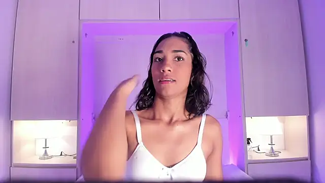 AnahiCollins online show from 04.21.26