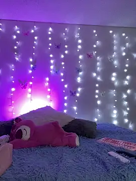 Snapshot of Candyyy_11 chatting on 10.24.25 Candyyy 11 online show from 10.24.25