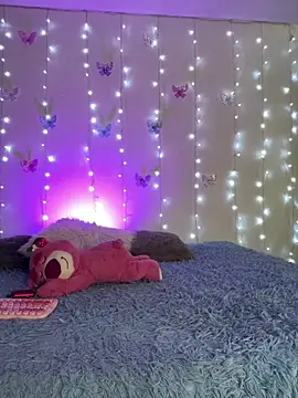 Snapshot of Candyyy_11 chatting on 10.29.25 Candyyy 11 online show from 10.29.25