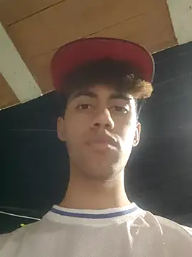 Snapshot of The_boy_good chatting on 10.02.25 The boy good online show from 10.02.25