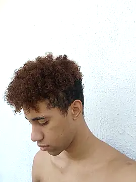 Snapshot of The_boy_good chatting on 10.04.25 The boy good online show from 10.04.25