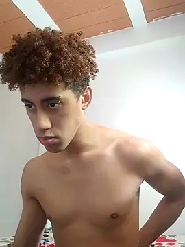 Snapshot of The_boy_good chatting on 10.06.25 The boy good online show from 10.06.25