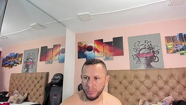 Snapshot of scarlett_vex chatting on 10.18.25 scarlett vex online show from 10.18.25