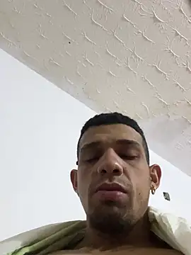 Snapshot of Valentino-elTuyo chatting on 06.03.26 Valentino-elTuyo online show from 06.03.26