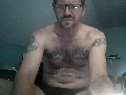 Snapshot of bigdickdaddy6911 chatting on 10.19.25 bigdickdaddy6911 online show from 10.19.25