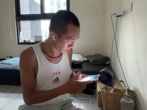 Snapshot of mrcaiziv chatting on 10.14.25 mrcaiziv online show from 10.14.25