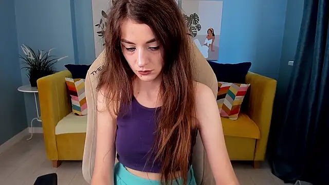 Snapshot of NikkaBush chatting on 10.10.25 NikkaBush online show from 10.10.25