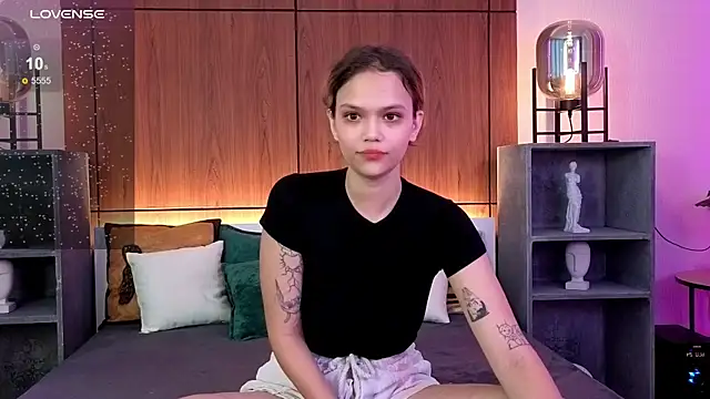 LillyLindsey online show from 09.28.25