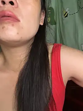 Snapshot of Suna-ny chatting on 10.12.25 Suna-ny online show from 10.12.25