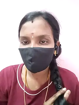 Snapshot of Tamil_Monika chatting on 10.10.25 Tamil Monika online show from 10.10.25