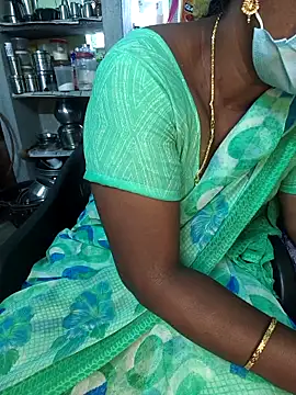 Snapshot of Tamilselviroja- chatting on 05.01.26 Tamilselviroja- online show from 05.01.26