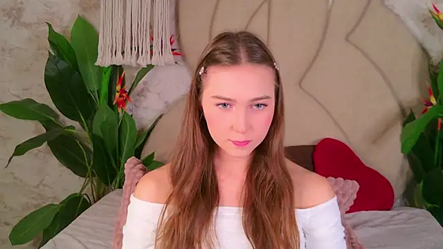 OliviaLay online show from 11.13.25