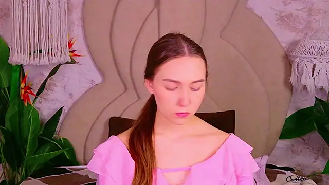 OliviaLay online show from 01.08.26