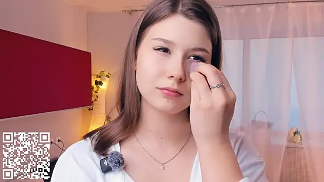 Snapshot of MondoNeko chatting on 10.23.25 MondoNeko online show from 10.23.25