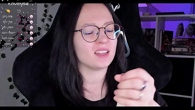 Snapshot of power_robynn chatting on 10.09.25 power robynn online show from 10.09.25