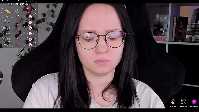 Snapshot of power_robynn chatting on 10.10.25 power robynn online show from 10.10.25