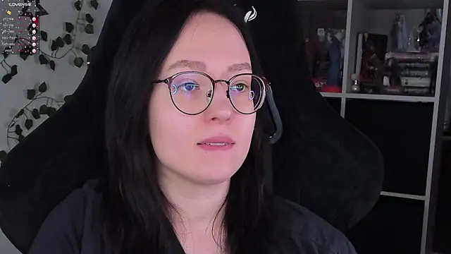 Snapshot of power_robynn chatting on 10.15.25 power robynn online show from 10.15.25