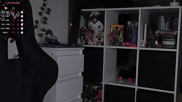 Snapshot of power_robynn chatting on 10.24.25 power robynn online show from 10.24.25