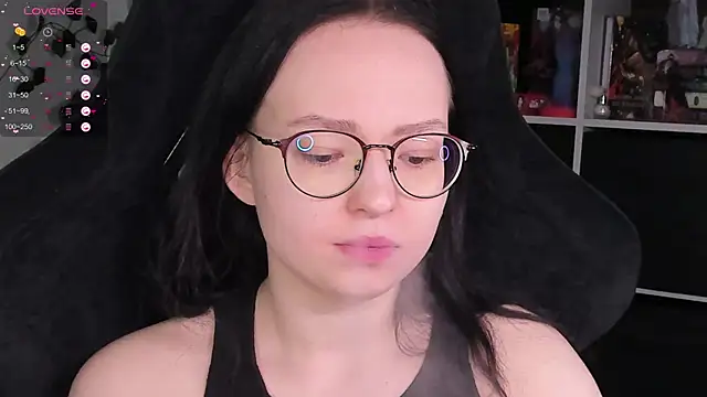 Snapshot of power_robynn chatting on 10.27.25 power robynn online show from 10.27.25