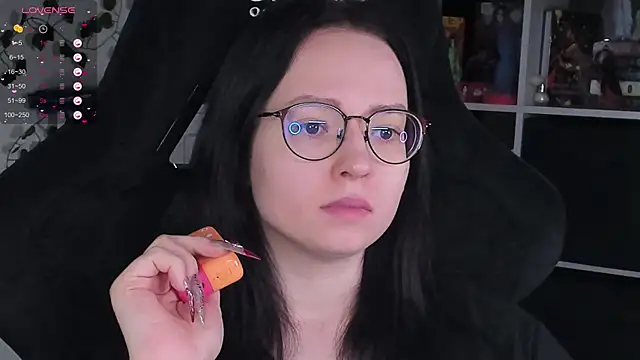 Snapshot of power_robynn chatting on 10.30.25 power robynn online show from 10.30.25