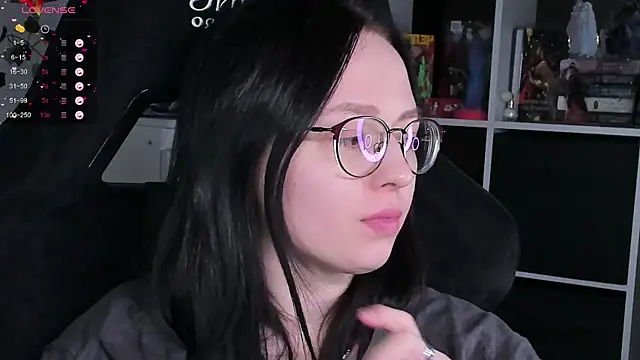 Snapshot of power_robynn chatting on 11.01.25 power robynn online show from 11.01.25