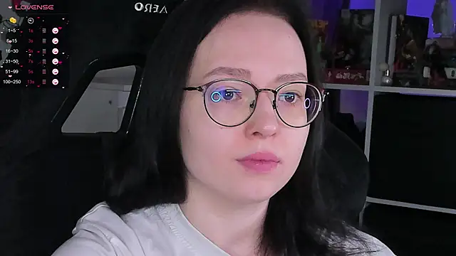 Snapshot of power_robynn chatting on 11.04.25 power robynn online show from 11.04.25