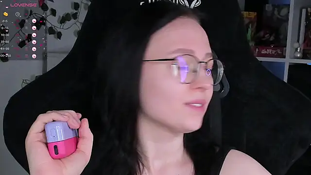 Snapshot of power_robynn chatting on 11.06.25 power robynn online show from 11.06.25