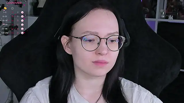 Snapshot of power_robynn chatting on 11.20.25 power robynn online show from 11.20.25