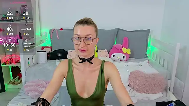 MysticRoxanne online show from 11.26.25