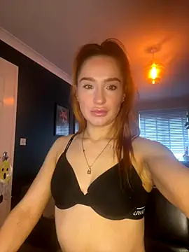 Snapshot of Cherry-L-28 chatting on 10.07.25 Cherry-L-28 online show from 10.07.25