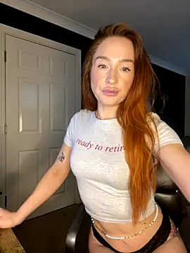 Snapshot of Cherry-L-28 chatting on 11.14.25 Cherry-L-28 online show from 11.14.25