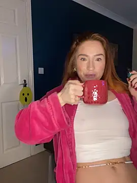 Snapshot of Cherry-L-28 chatting on 11.15.25 Cherry-L-28 online show from 11.15.25