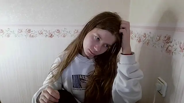 0nlyLola online show from 11.07.25