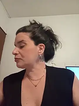 Snapshot of MoritaSalvaj chatting on 10.01.25 MoritaSalvaj online show from 10.01.25