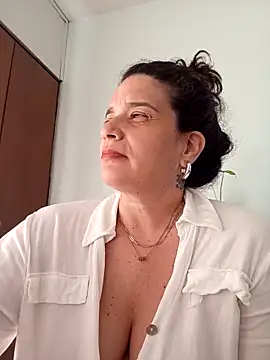 Snapshot of MoritaSalvaj chatting on 10.04.25 MoritaSalvaj online show from 10.04.25