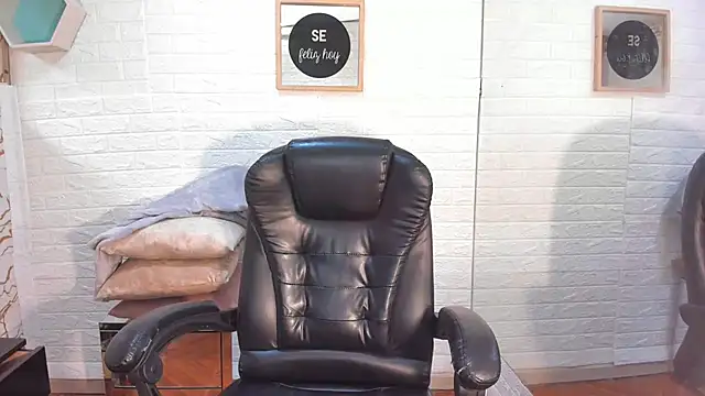 Snapshot of Eily_Blunts chatting on 10.29.25 Eily Blunts online show from 10.29.25