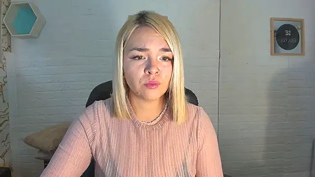 Snapshot of Eily_Blunts chatting on 10.31.25 Eily Blunts online show from 10.31.25